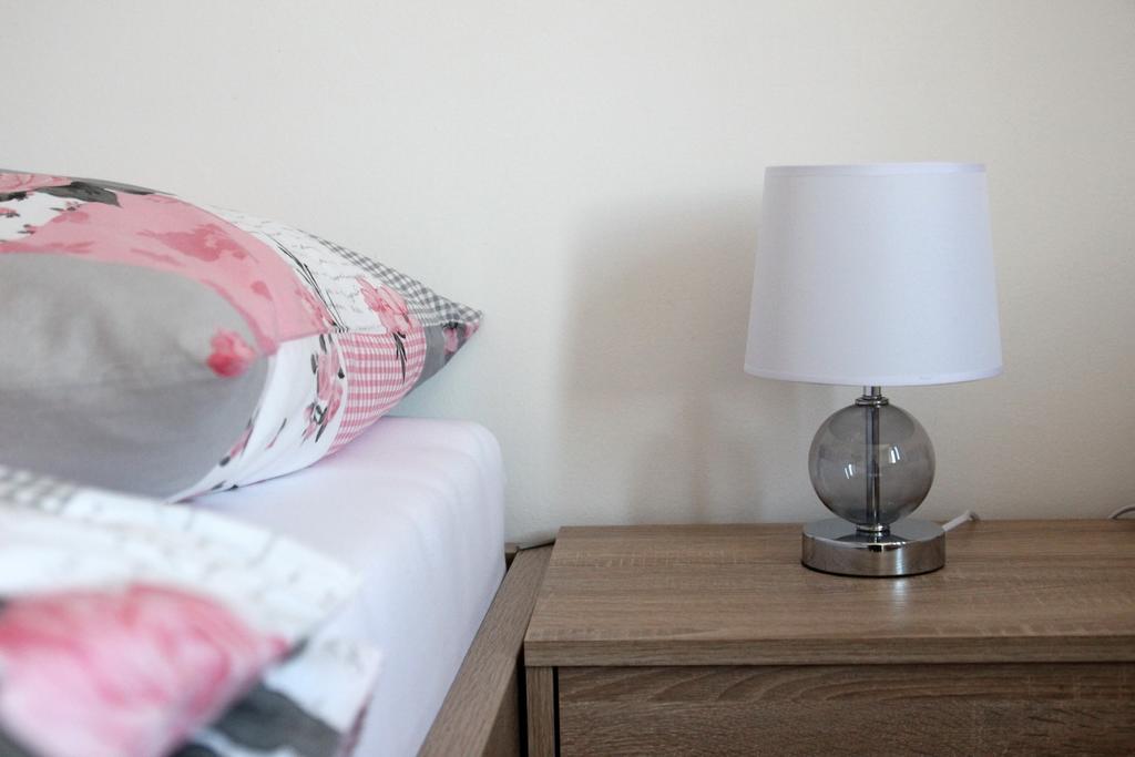 Lake House Apartment Medvode Bagian luar foto
