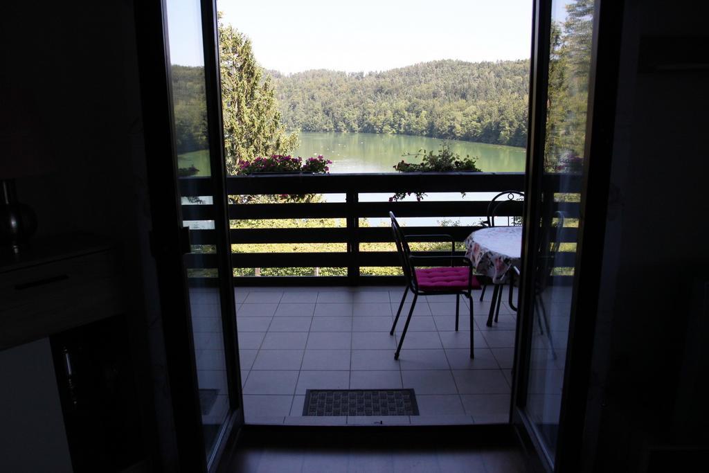 Lake House Apartment Medvode Bagian luar foto