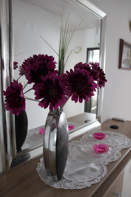 Lake House Apartment Medvode Bagian luar foto