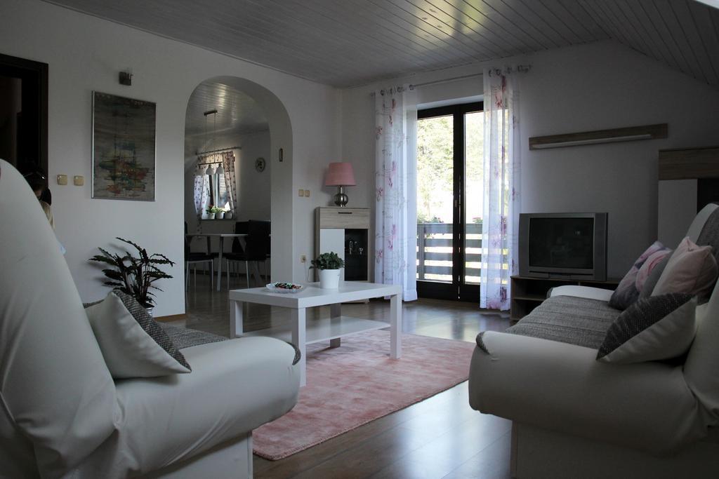 Lake House Apartment Medvode Bagian luar foto