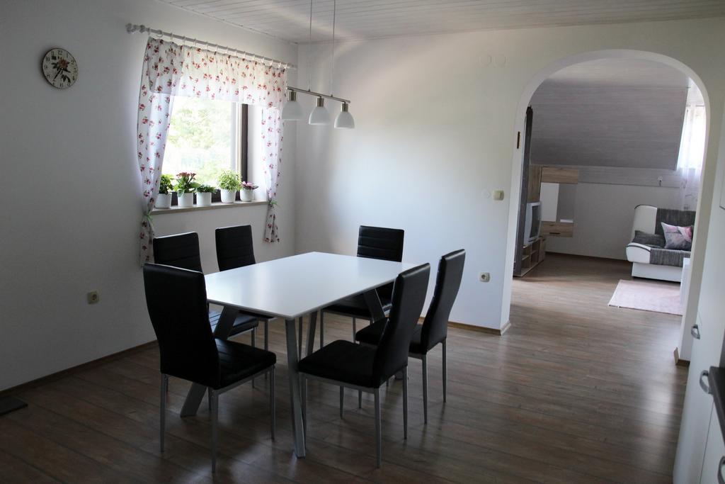 Lake House Apartment Medvode Bagian luar foto
